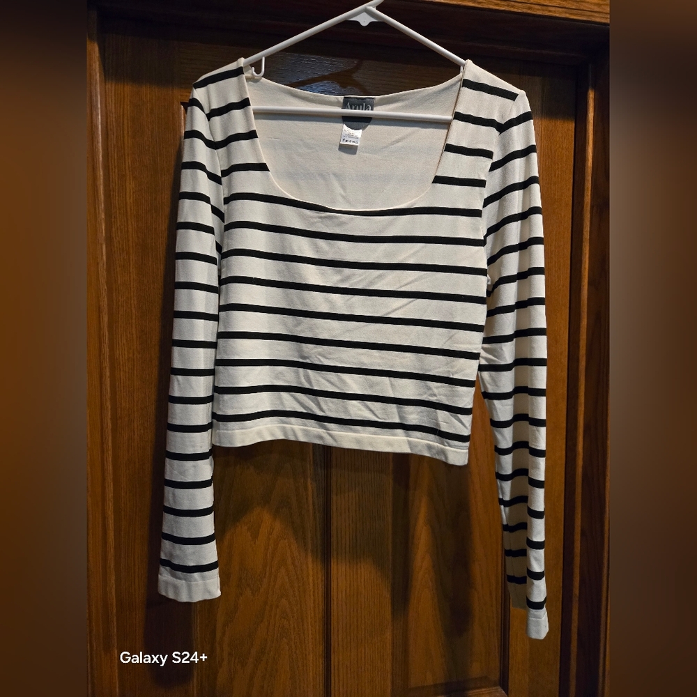 ARULA Black and White Striped Crop Top